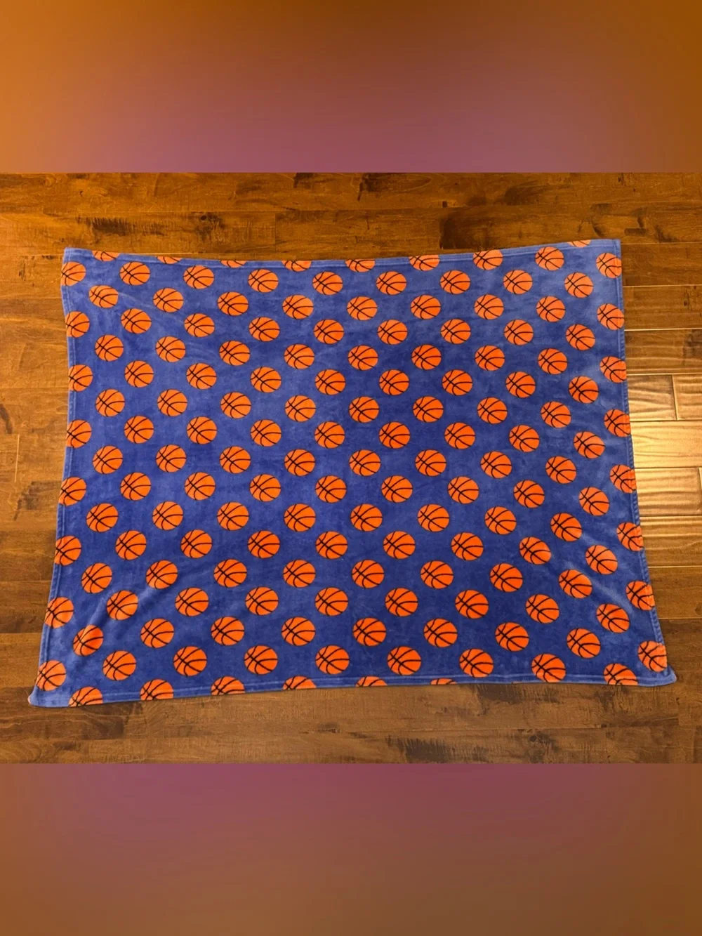 Basketball earrings, blankets & wooden home decor